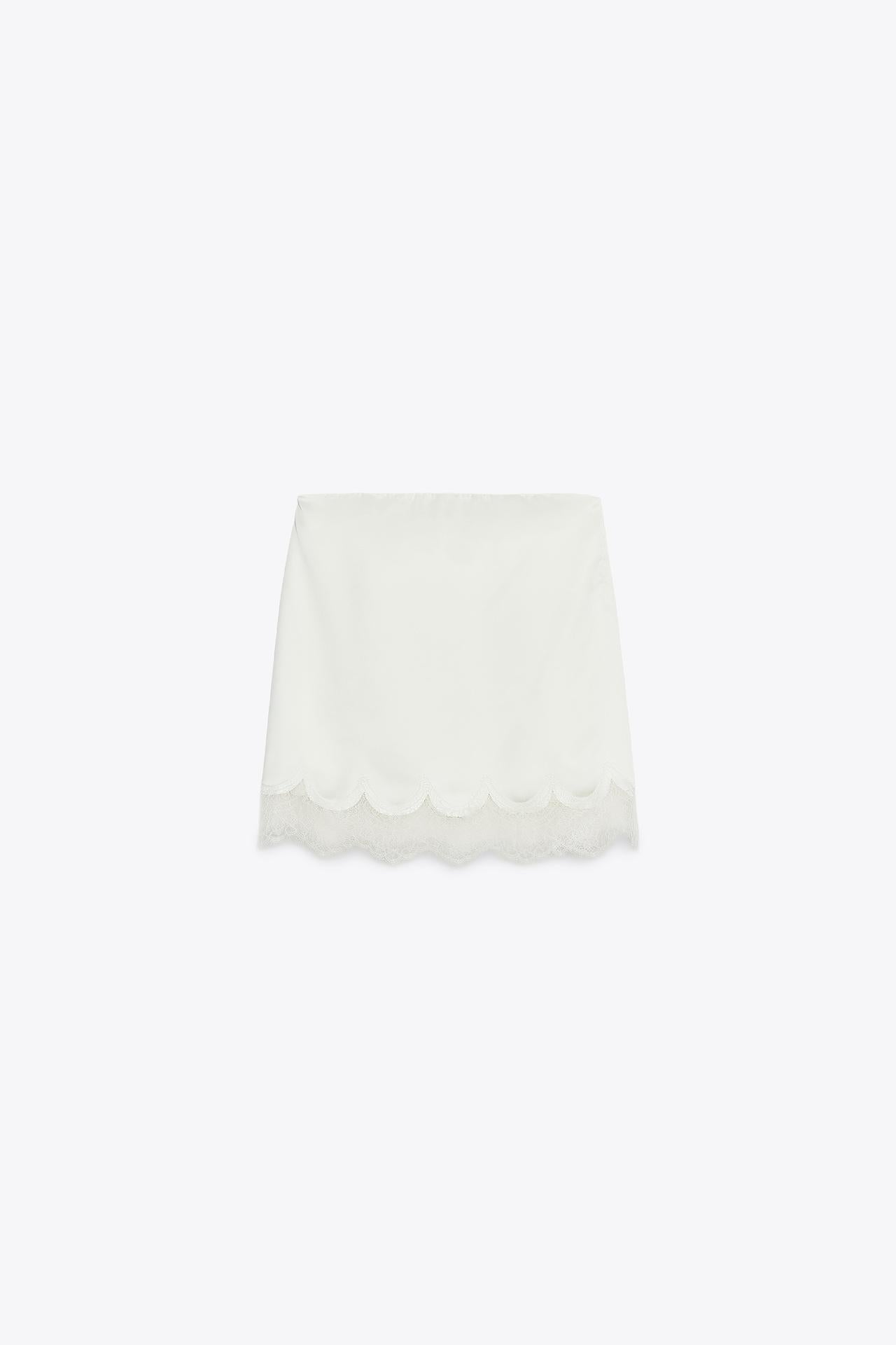 Top in raso con pizzo