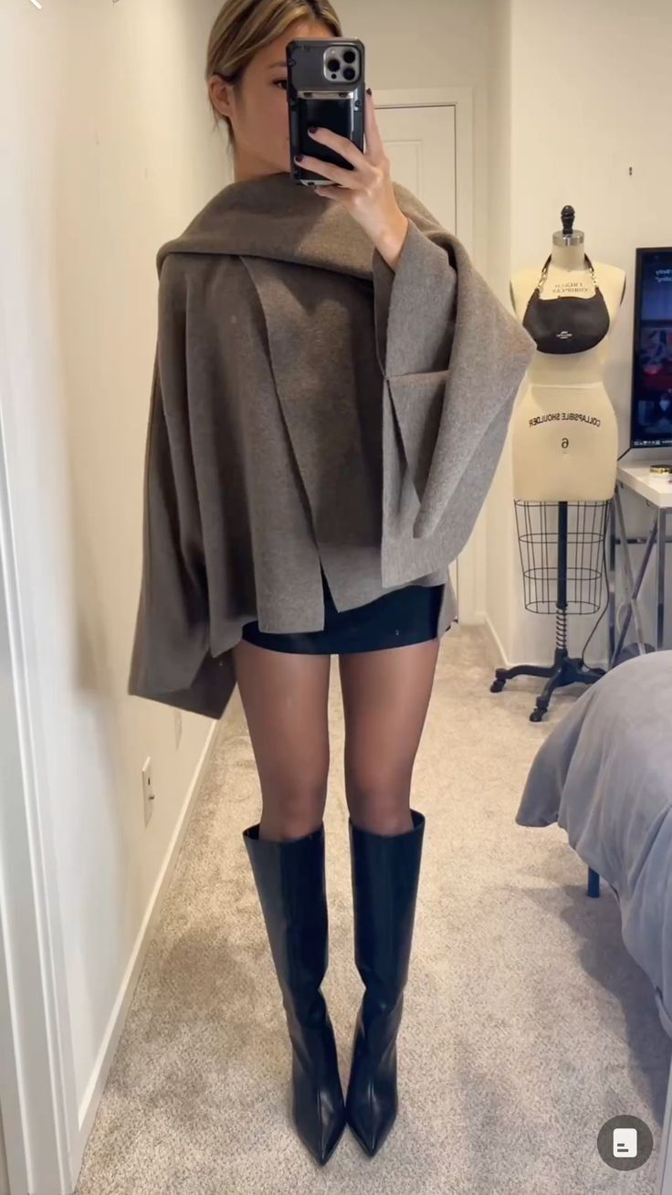 Short Cape Taupe Coat