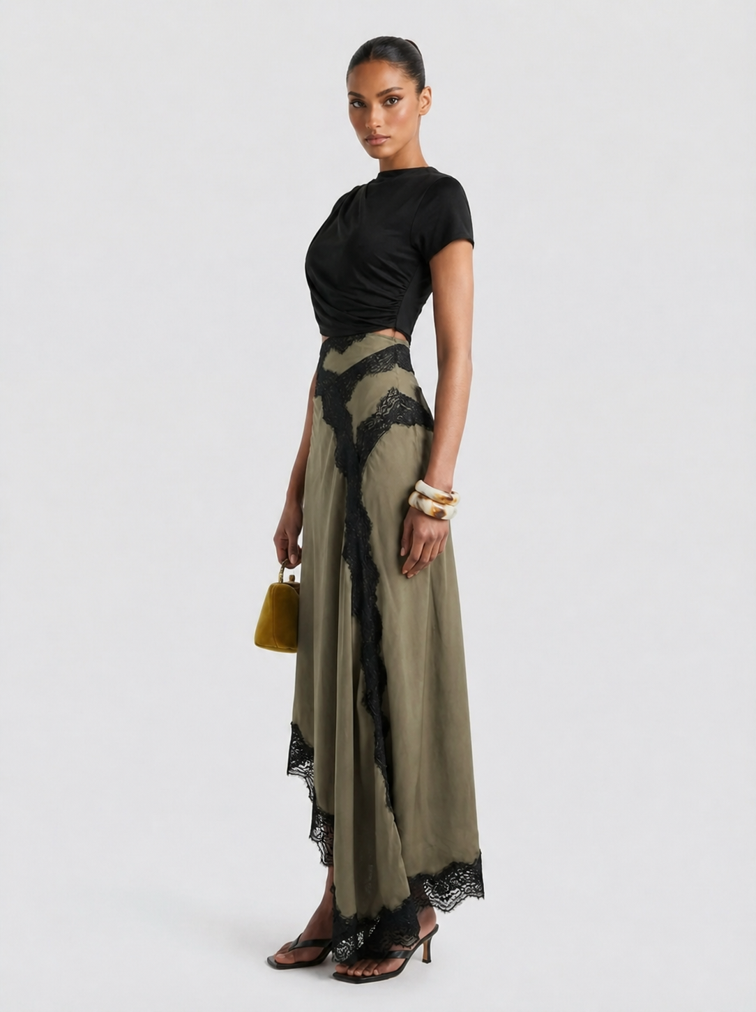Set composto da gonna lunga in pizzo e top