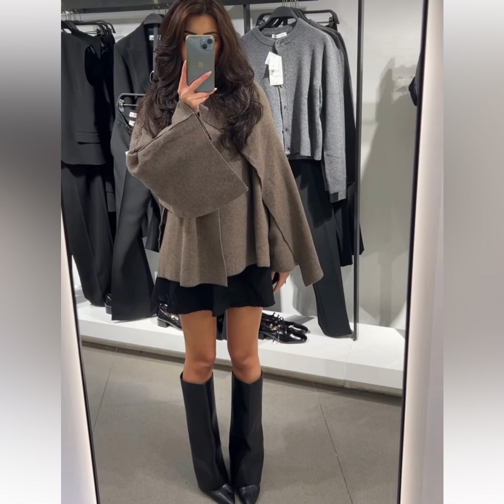 Short Cape Taupe Coat
