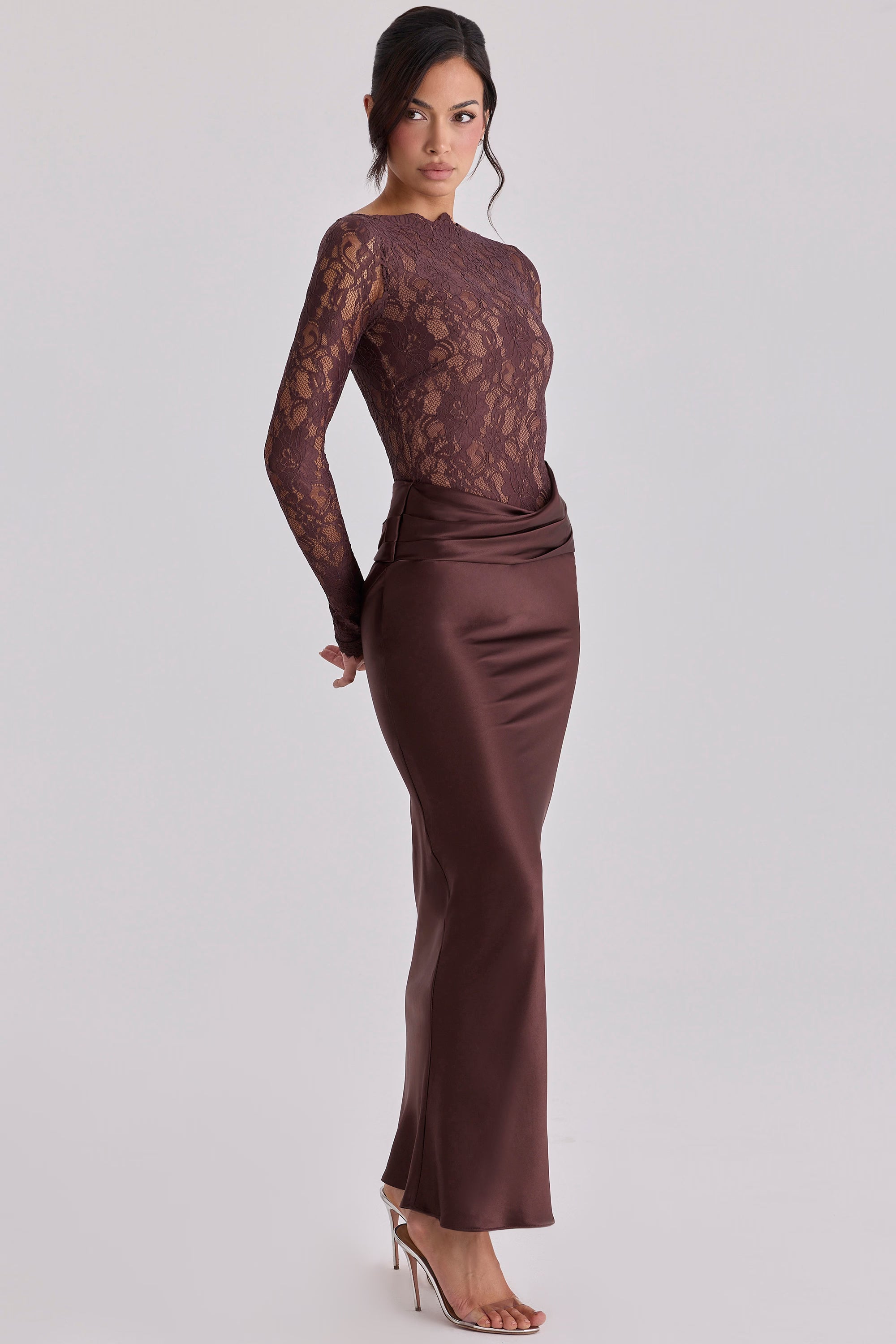 Abito in pizzo marrone espresso