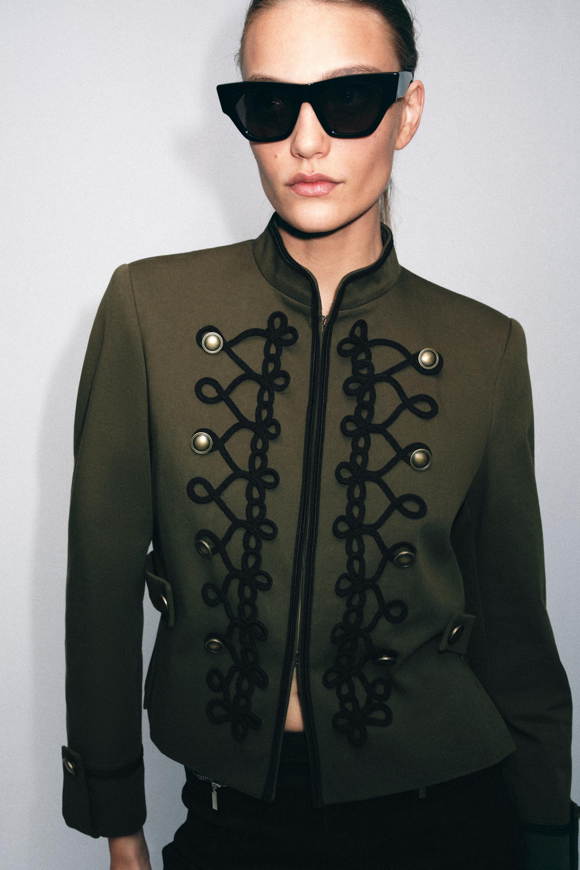 Blazer con Spalline Imbottite