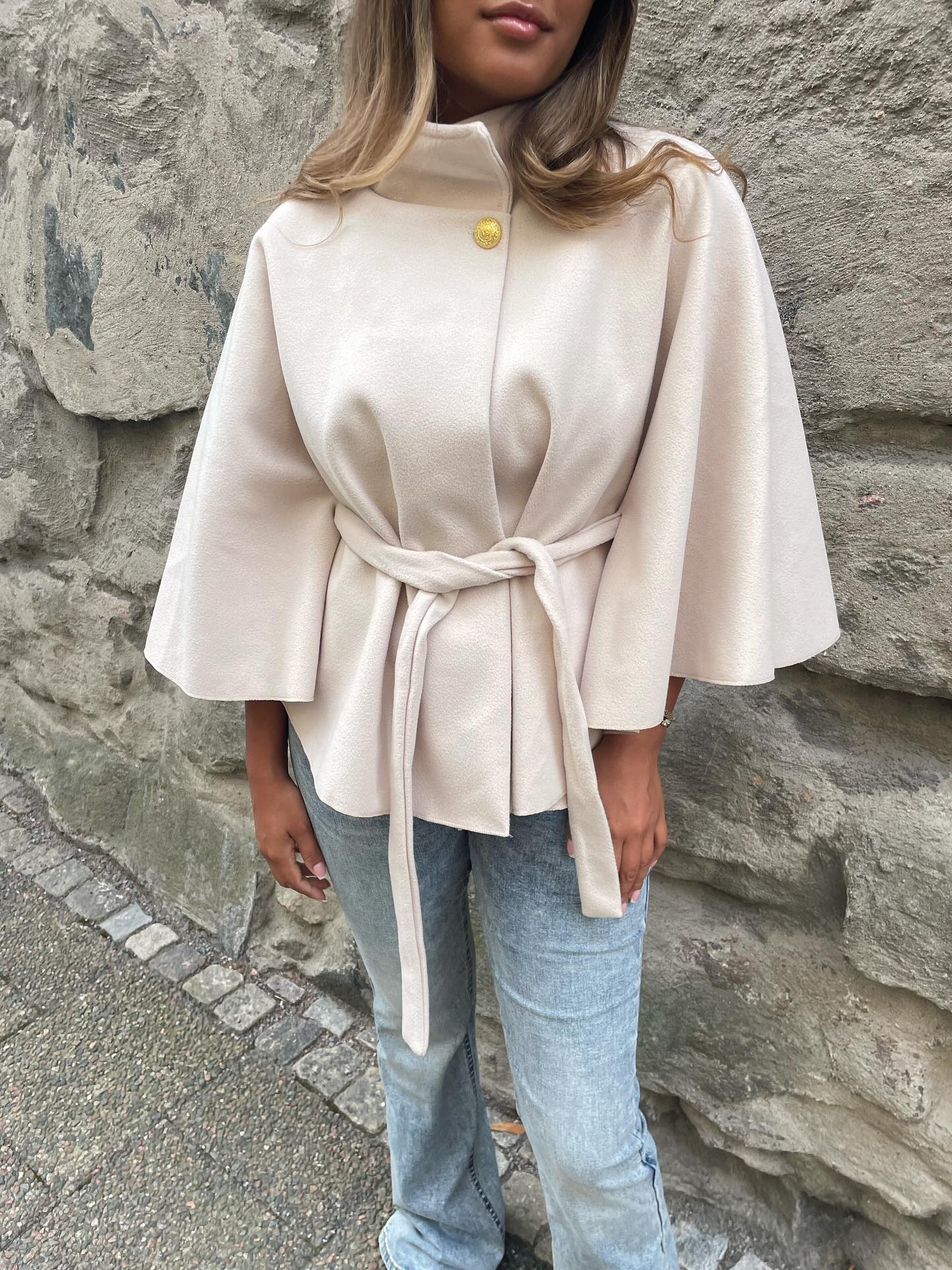 Poncho Vanilla Coat