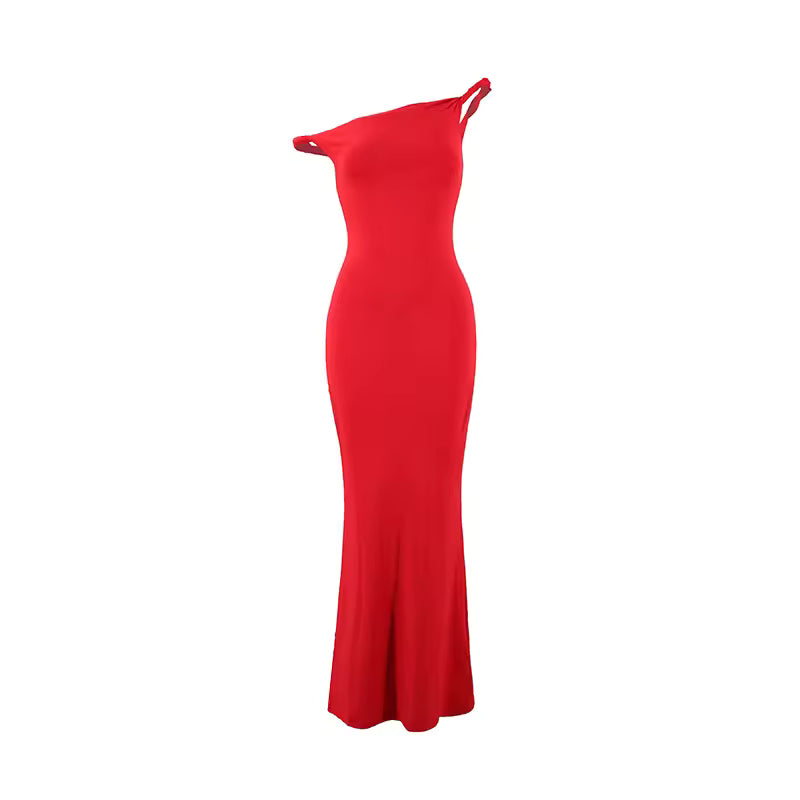 Vestito scarlatto a spalle scoperte