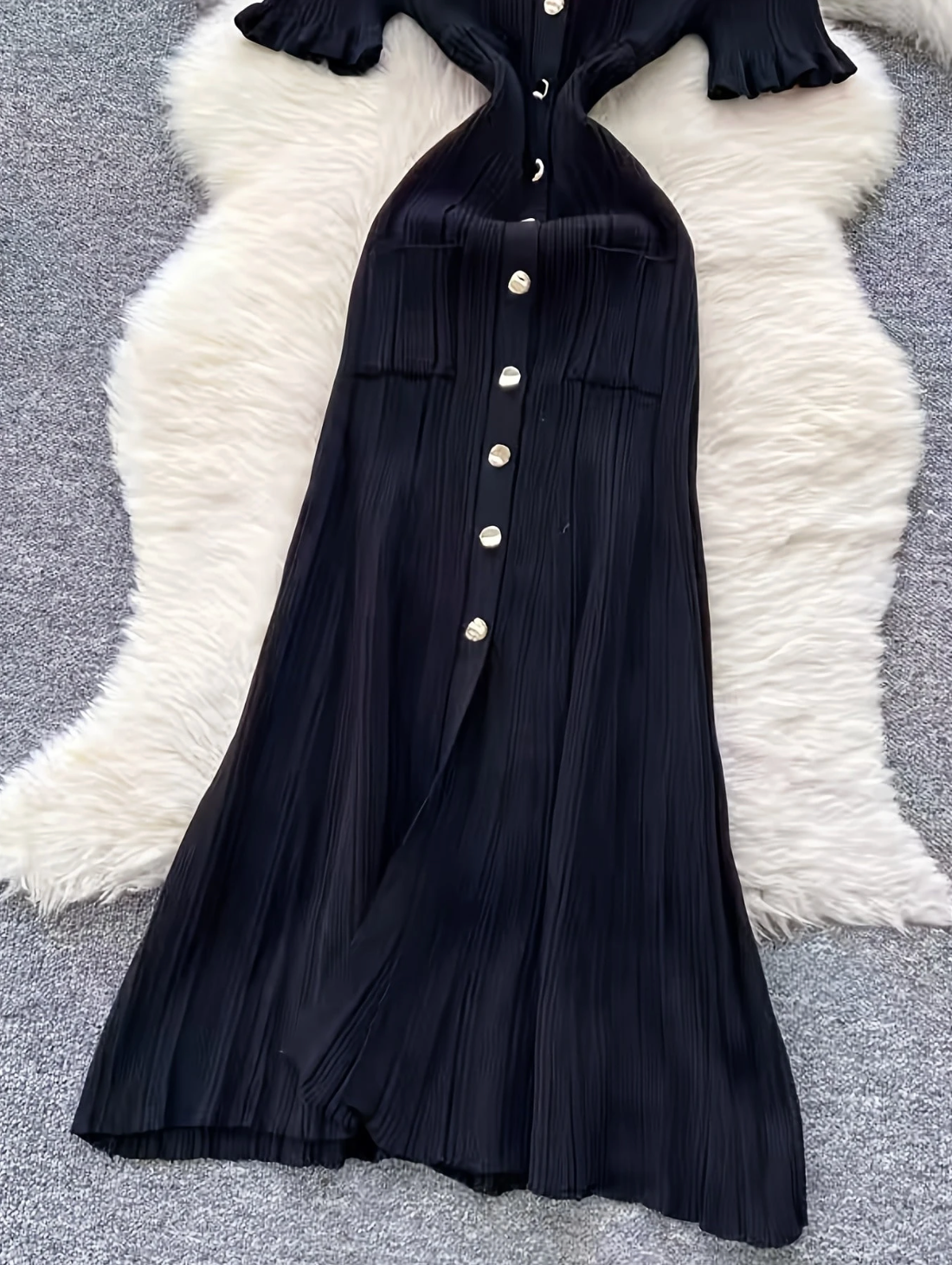 Abito elegante con bottoni
