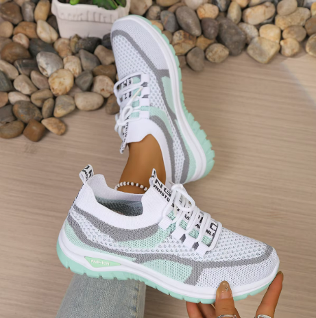 Sneakers leggere e comode Nina