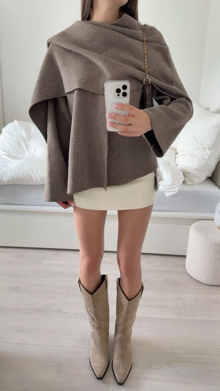 Short Cape Taupe Coat