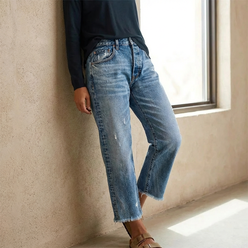 Jeans dritti corti da donna in stile retrò